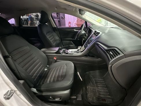 Used 2016 Ford Fusion SE FWD image 28