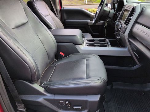 Used 2019 Ford F350 Lariat image 21