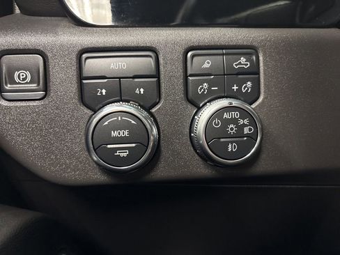 Certified 2024 GMC Sierra 1500 SLT image 25