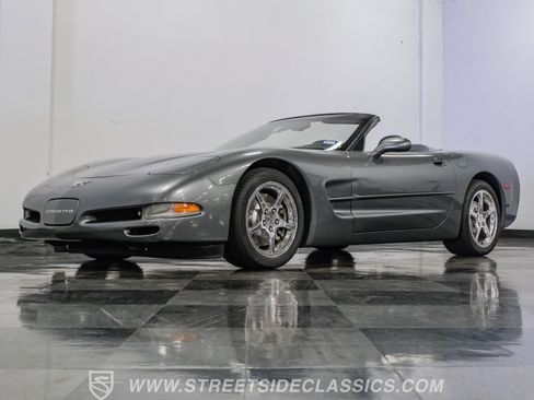 Used 2003 Chevrolet Corvette Convertible w/ Preferred Equipment Group1 RWD image 20
