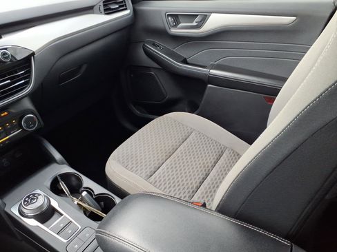Used 2022 Ford Escape SE w/ Convenience Package FWD image 19