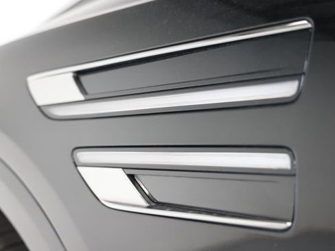 Used 2025 Genesis GV80 3.5T Prestige AWD/4WD image 11