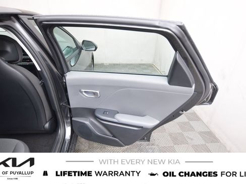 New 2025 Kia K4 LX image 13