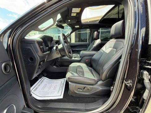 Used 2024 Ford Expedition Limited RWD image 24
