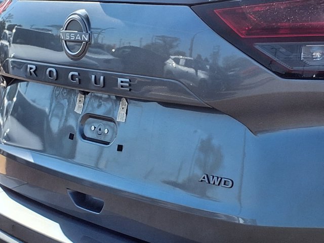 Used 2024 Nissan Rogue S AWD/4WD image 22