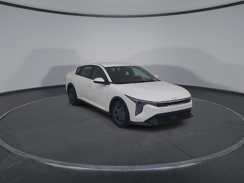 Used 2025 Kia K4 FWD image 2