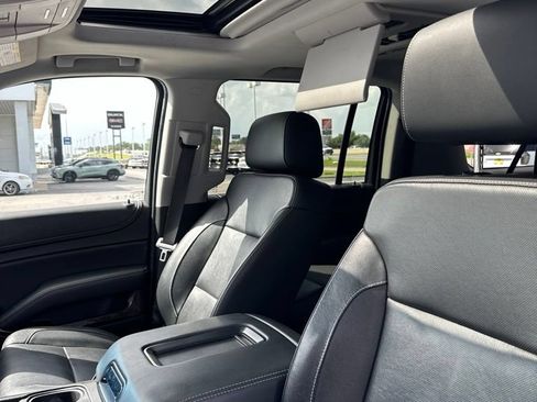 Used 2018 GMC Yukon XL SLT w/ Open Road Package RWD image 3