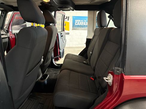 Used 2012 Jeep Wrangler Unlimited Sport image 28