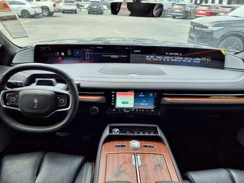 New 2026 Lincoln Navigator L Black Label AWD/4WD image 10