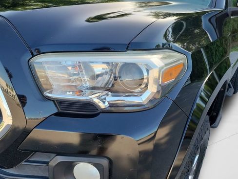 Used 2017 Toyota Tacoma SR5 w/ Tow Package RWD image 24