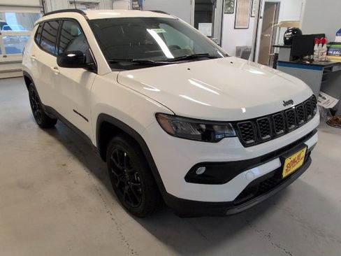 New 2026 Jeep Compass Latitude image 7