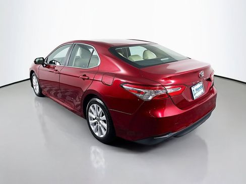Used 2018 Toyota Camry LE FWD image 4
