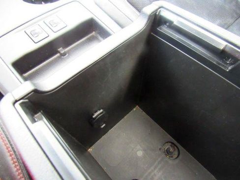 Used 2015 Toyota Camry XSE FWD image 33