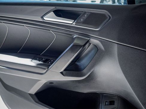 Used 2022 Volkswagen Tiguan SE image 21