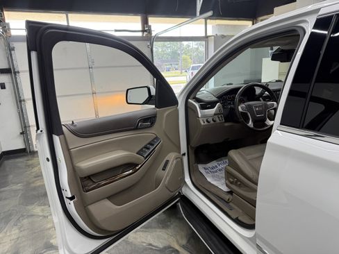 Used 2018 GMC Yukon SLT w/ Premium Edition AWD/4WD image 8
