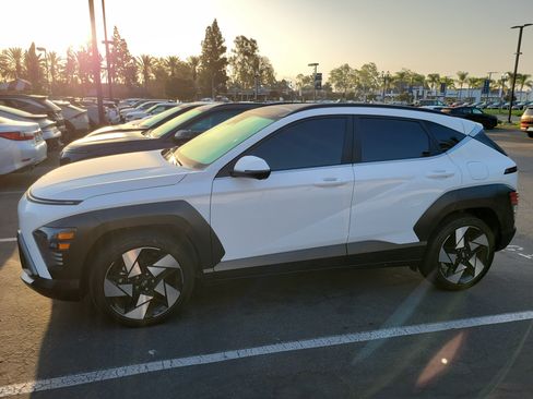 Used 2024 Hyundai Kona Limited FWD image 2