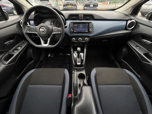 Used 2025 Nissan Versa SV FWD image 32