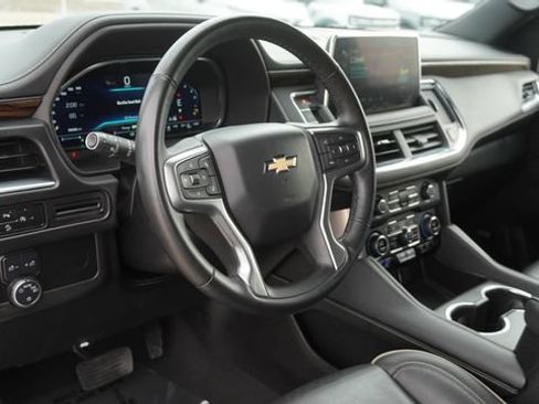 Used 2024 Chevrolet Suburban Premier AWD/4WD image 18