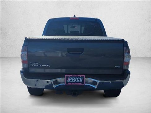 Used 2015 Toyota Tacoma 4x4 Double Cab w/ TRD Off-Road Package image 7