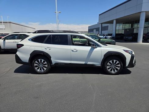 Used 2023 Subaru Outback Limited AWD/4WD image 3