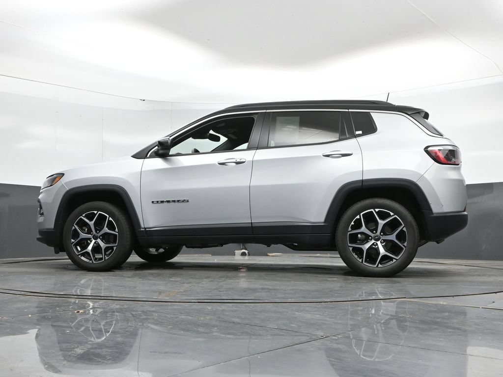 Used 2025 Jeep Compass Limited AWD/4WD image 46