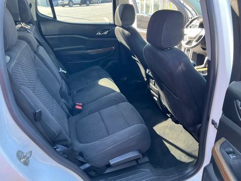 Used 2017 GMC Acadia SLE FWD image 16