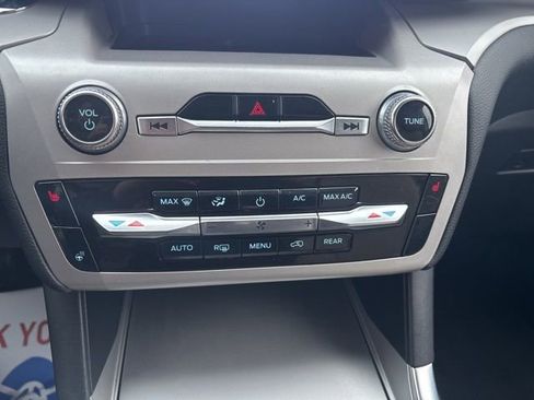 Certified 2023 Ford Explorer XLT w/ Equipment Group 202A image 3