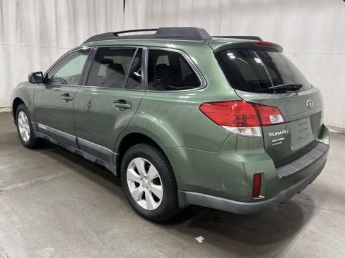 Used 2010 Subaru Outback 2.5i Premium image 2