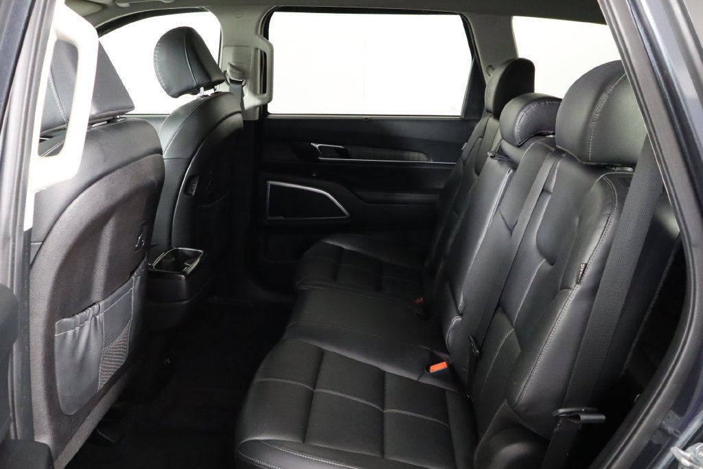 Used 2024 Kia Telluride EX AWD/4WD image 16