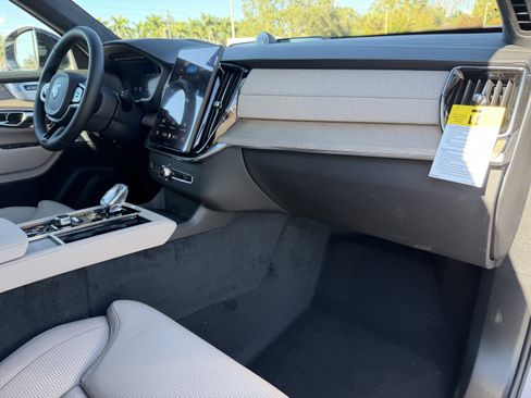 New 2026 Volvo XC90 B6 Ultra w/ Lounge Package image 11