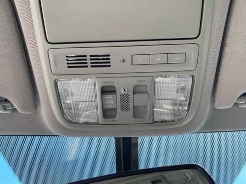 Used 2017 Honda Accord EX-L image 19