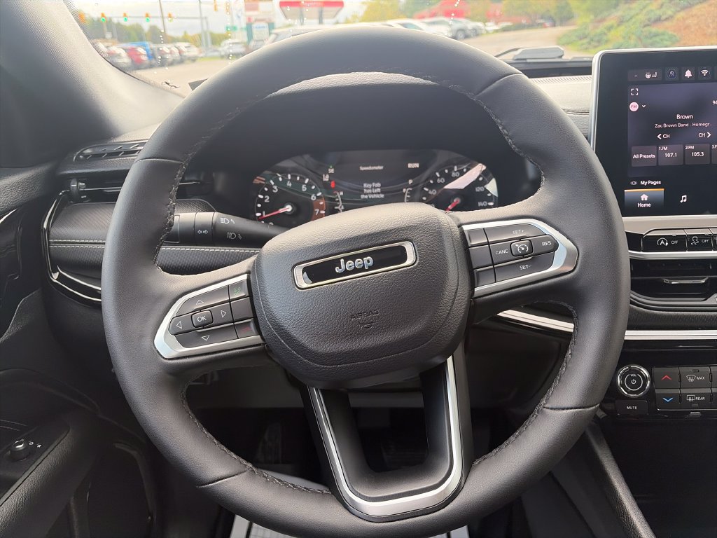 Used 2024 Jeep Compass Latitude w/ Convenience Group AWD/4WD image 15