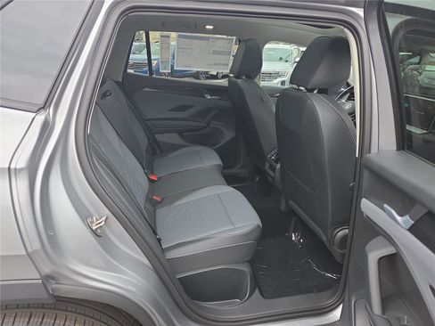 New 2026 Volkswagen Tiguan SE image 31