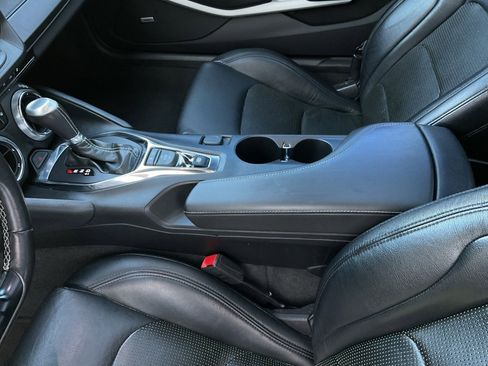 Used 2019 Chevrolet Camaro LT w/ RS Package image 33