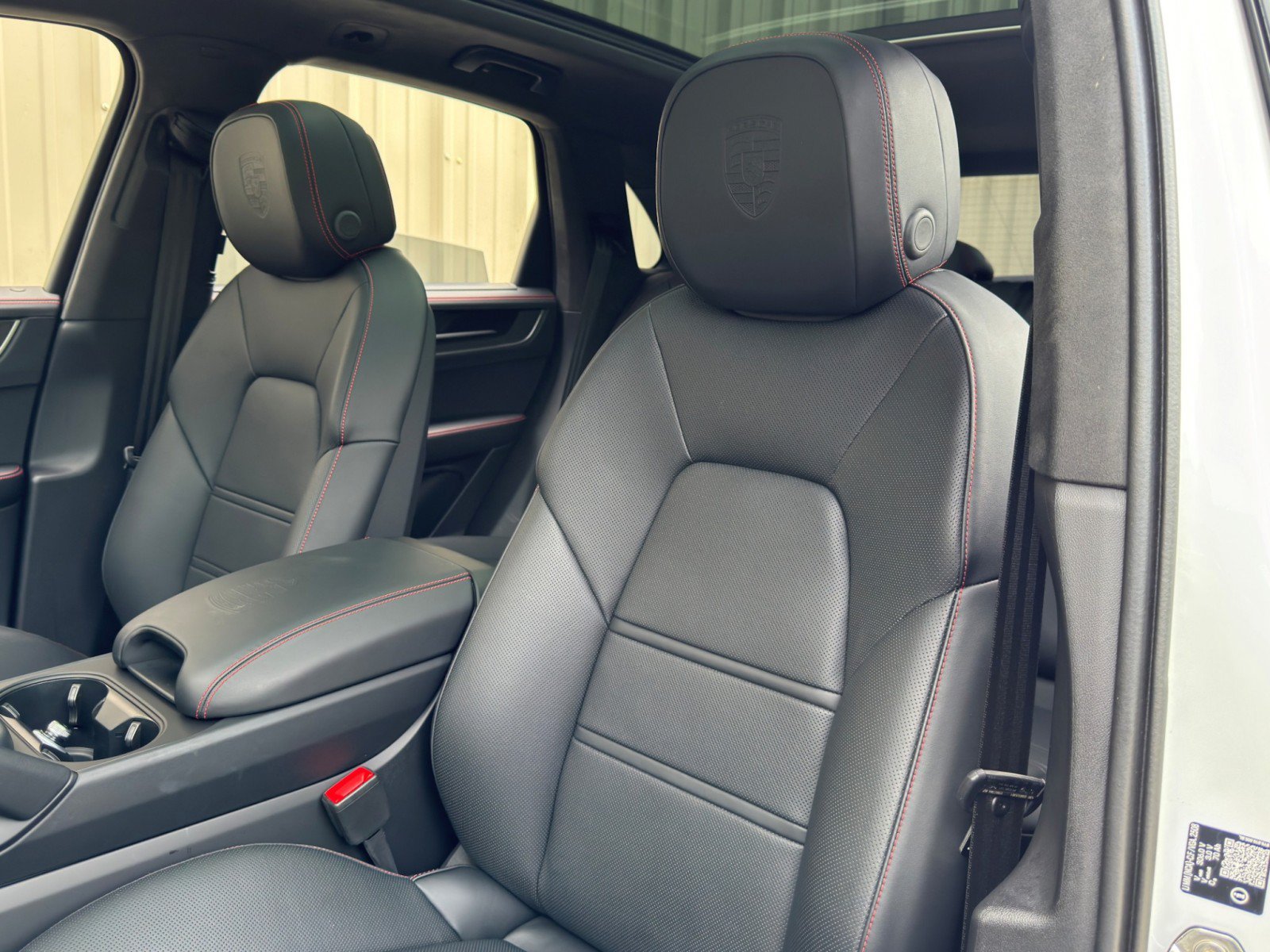 Used 2026 Porsche Cayenne Turbo AWD/4WD image 43