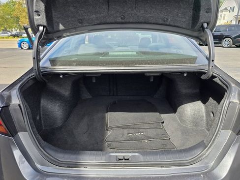 Used 2024 Nissan Altima 2.5 SV image 25