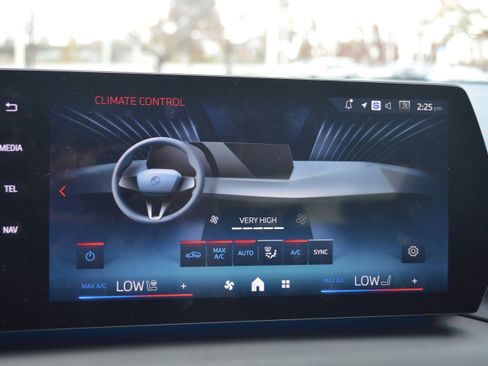 Used 2025 BMW M235i xDrive M235 xDrive Gran Coupe image 18