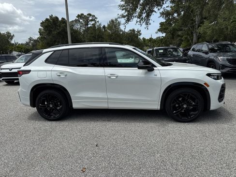 New 2026 Volkswagen Tiguan SE R-Line FWD image 3