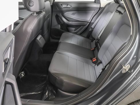 Used 2026 Volkswagen Jetta SE FWD image 32
