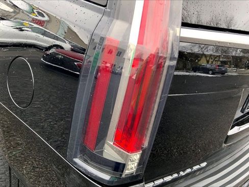 Used 2019 Cadillac Escalade Premium Luxury image 29