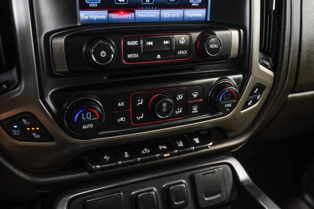 Used 2015 GMC Sierra 2500 Denali w/ Duramax Plus Package AWD/4WD image 28