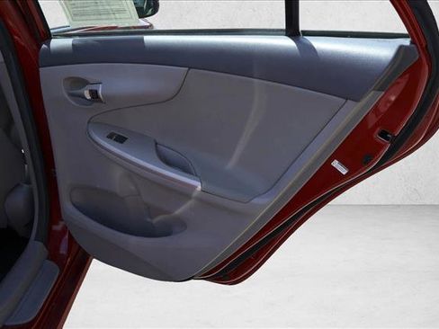 Used 2010 Toyota Corolla LE FWD image 24