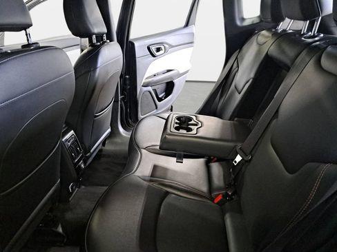 Certified 2023 Jeep Compass Limited AWD/4WD image 15