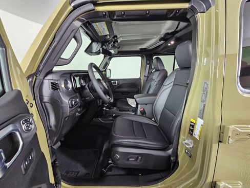 New 2026 Jeep Gladiator Sport AWD/4WD image 18