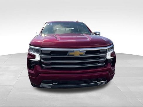 Certified 2025 Chevrolet Silverado 1500 High Country AWD/4WD image 8