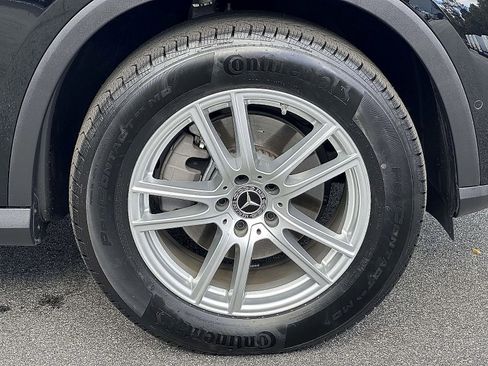 Certified 2025 Mercedes-Benz GLC 300 4MATIC image 9