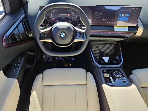 New 2025 BMW X3 xDrive30i w/ Premium Package image 11