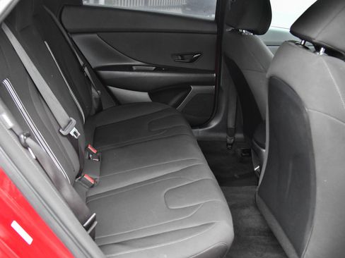 Used 2025 Hyundai Elantra Sport image 36