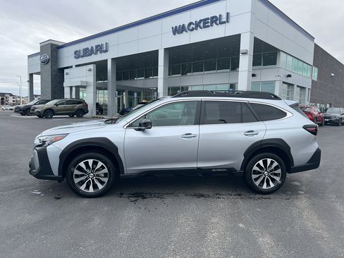 Used 2025 Subaru Outback Limited image 2