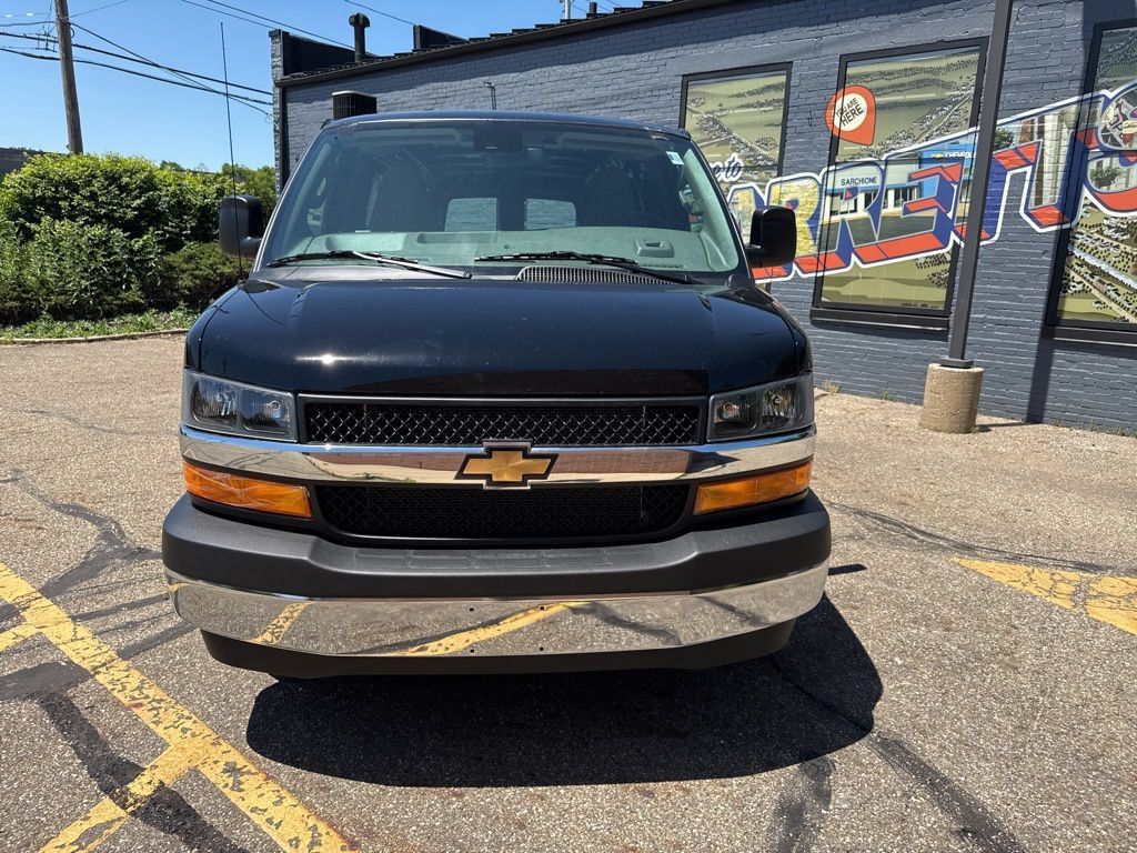 New 2026 Chevrolet Express 2500 Extended w/ Communications Package RWD image 2